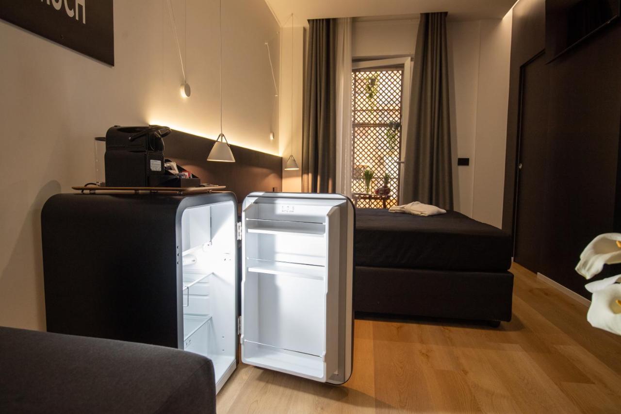 Contemporaneamente 147 - Modern & Comfort Rooms Bari Exteriör bild