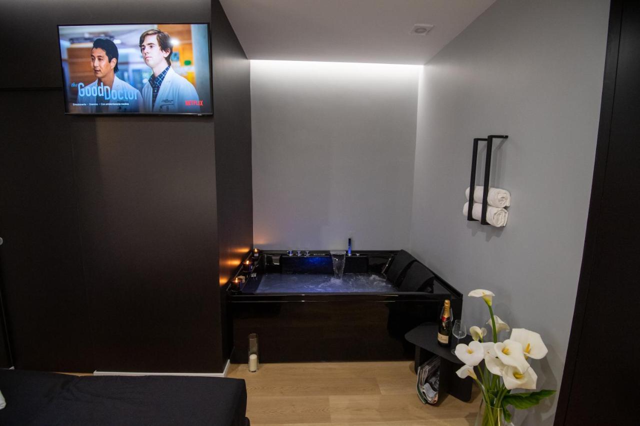 Contemporaneamente 147 - Modern & Comfort Rooms Bari Exteriör bild