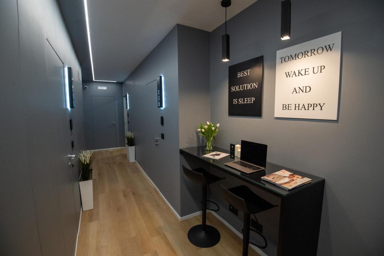 Contemporaneamente 147 - Modern & Comfort Rooms Bari Exteriör bild